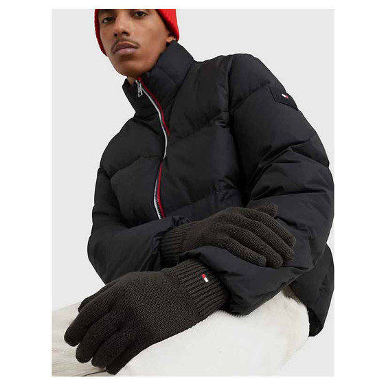detail Tommy Hilfiger pánské rukavice AM0AM11048 BDS Black
